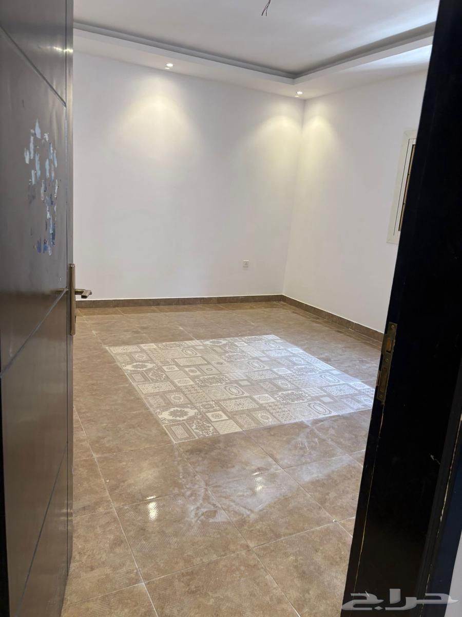 6 bedroom apartment in Al Hamdaniyah 3