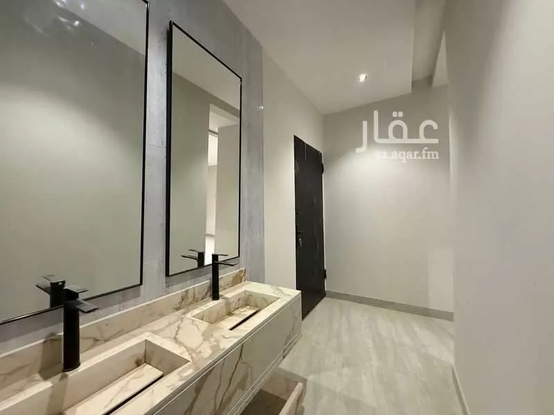 فيلا 5 غرف في طيبة 2