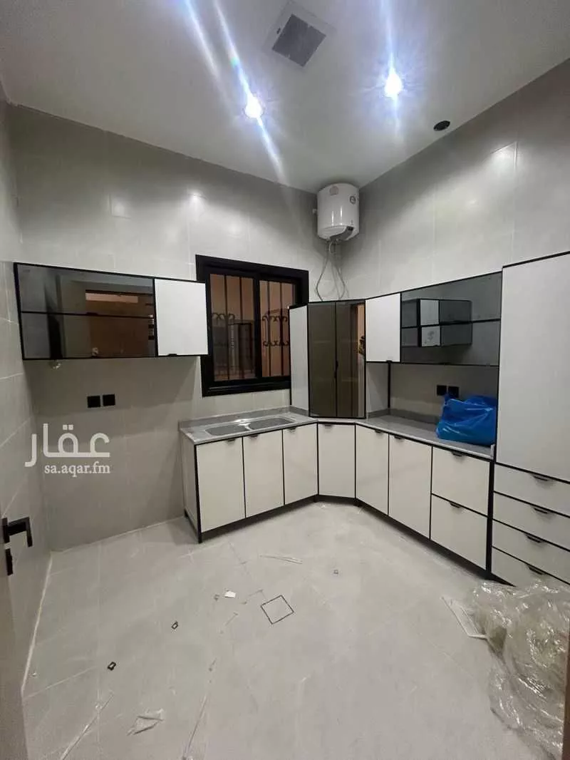 دور 3 غرف في السعادة 6