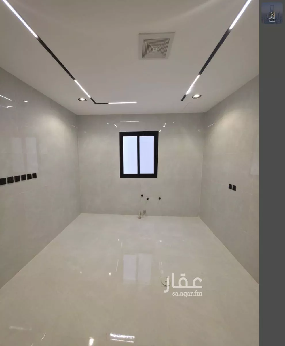 5 bedroom villa in Al Janadriyah 5