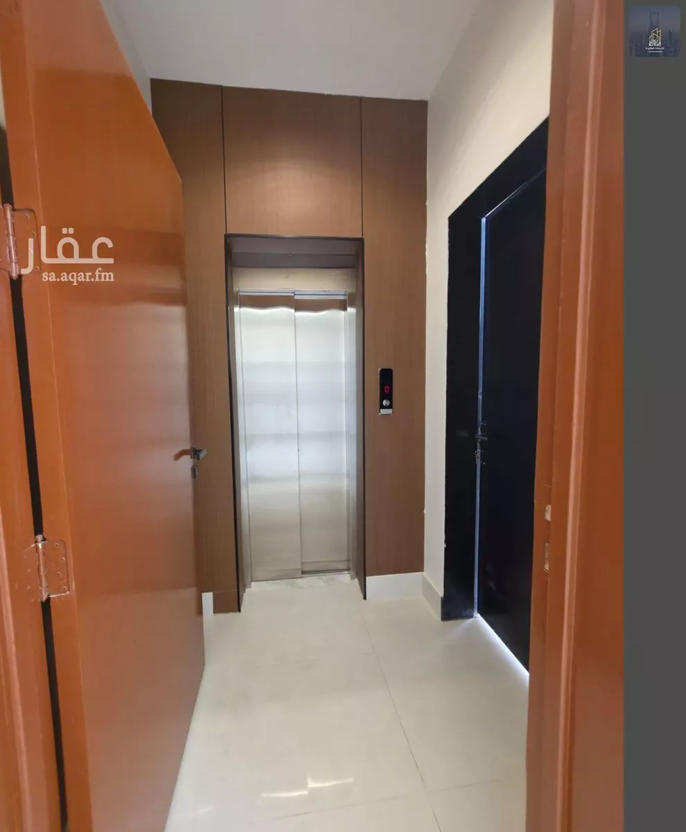5 bedroom villa in Al Janadriyah 7