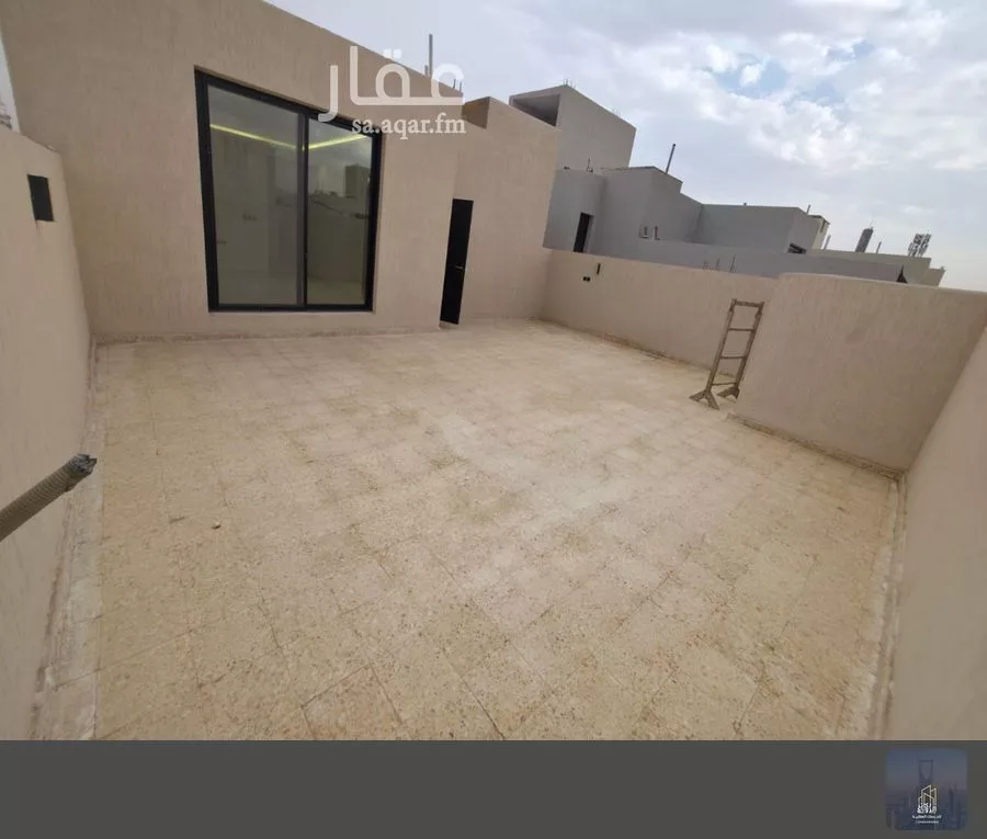 5 bedroom villa in Al Janadriyah 9