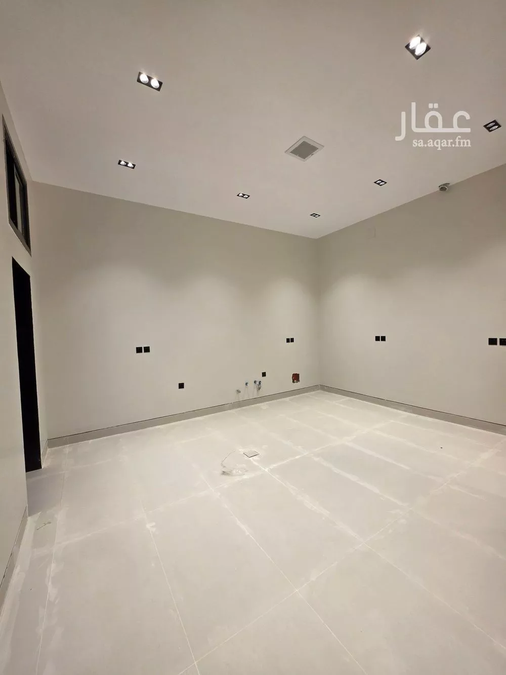 5 bedroom villa in Al Maizilah 7