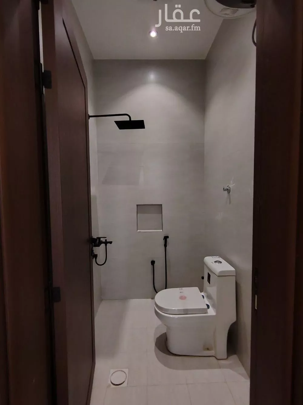 6 bedroom villa in Dhahrat Namar 8