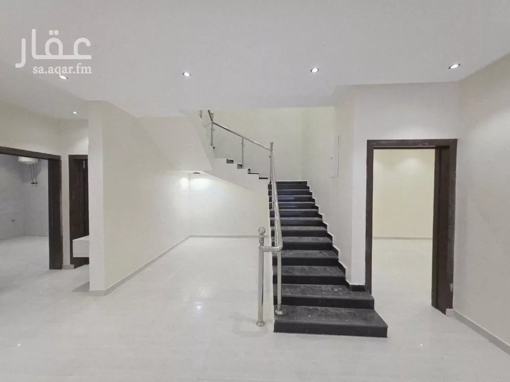 5 bedroom duplex in Okaz 14