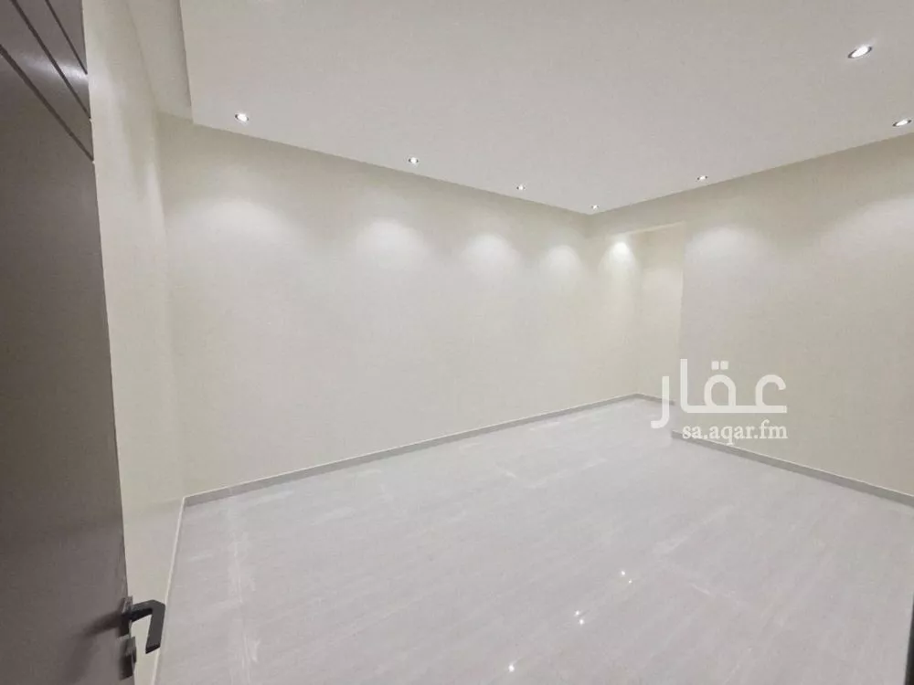 5 bedroom duplex in Okaz 6