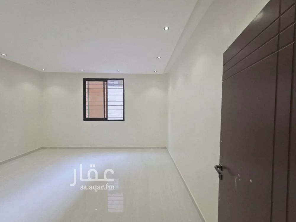 5 bedroom duplex in Okaz 8