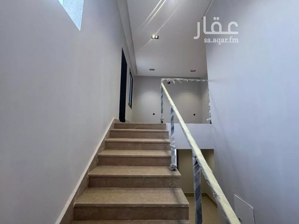 دوبلكس 5 غرف في عكاظ 7