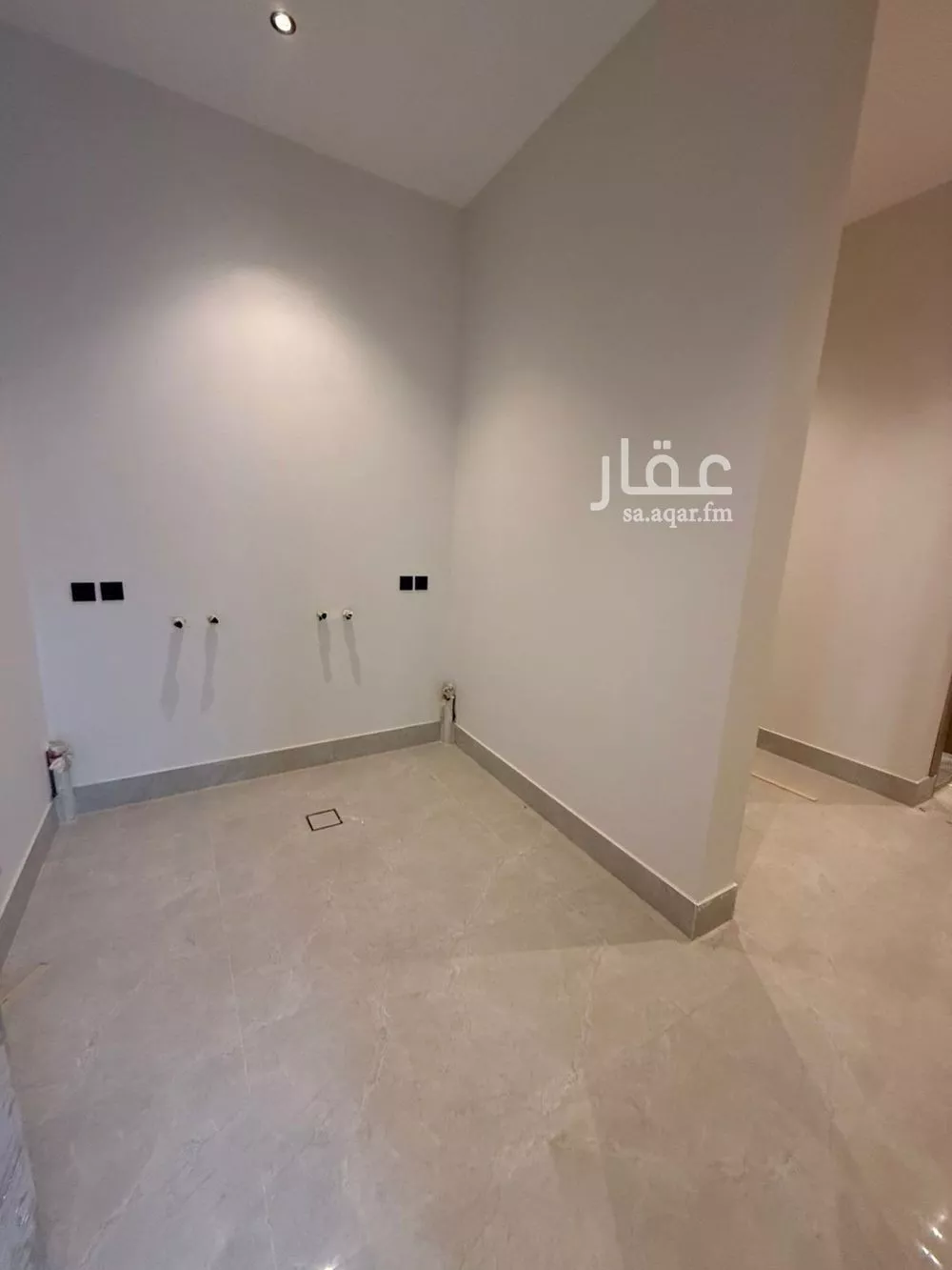 فيلا 8 غرف في المهدية 10