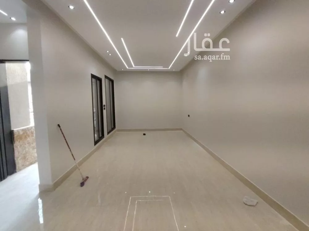 5 bedroom villa in Tuwaiq 12