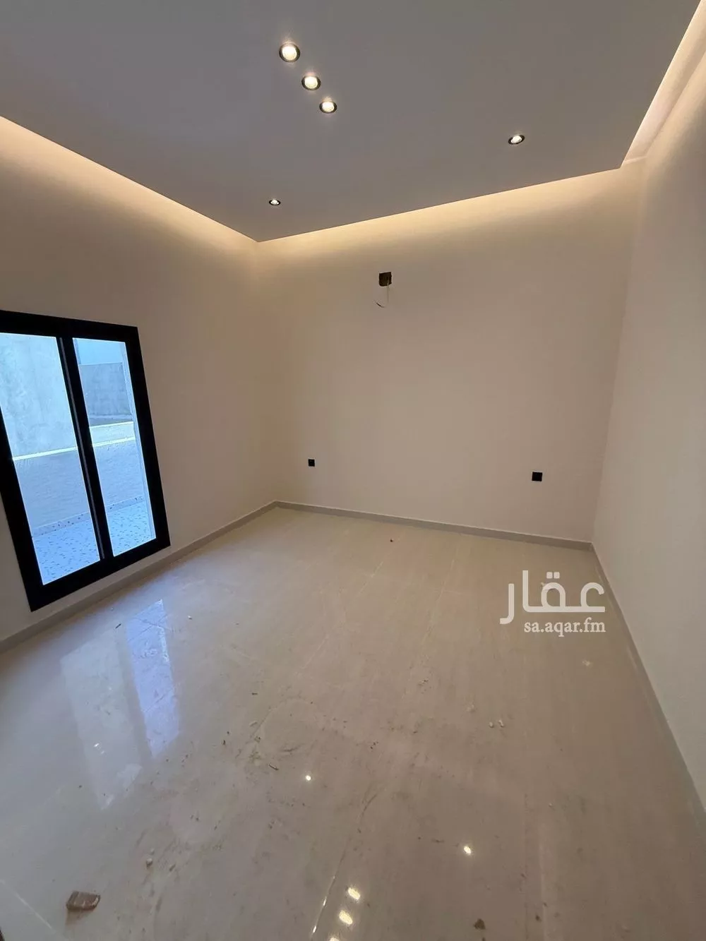 فيلا 5 غرف في الرمال 10