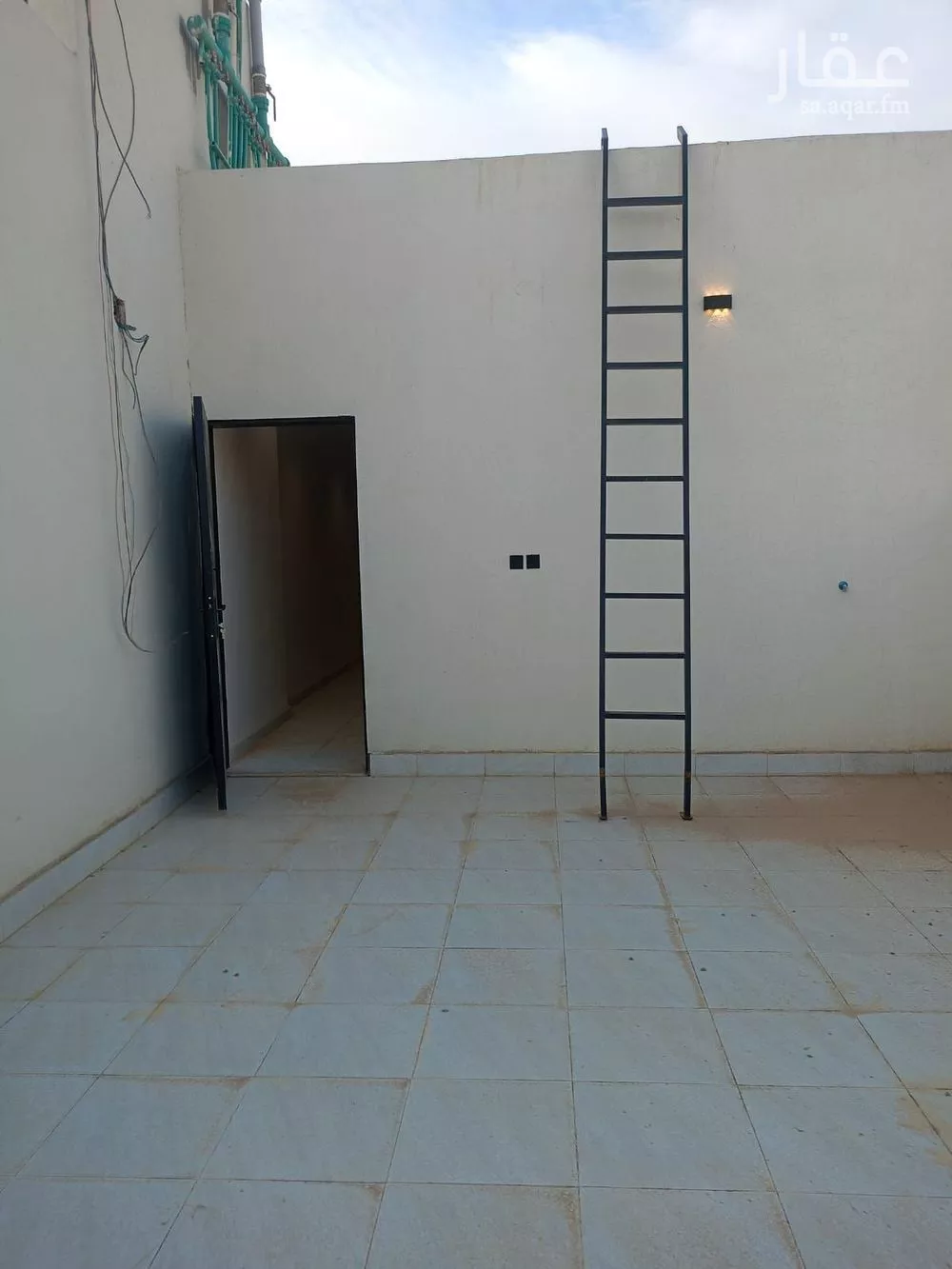 4 bedroom villa in Al Janadriyah 11
