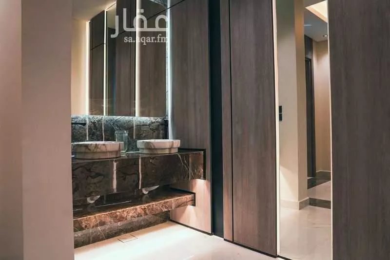 فيلا 4 غرف في الشراع 2