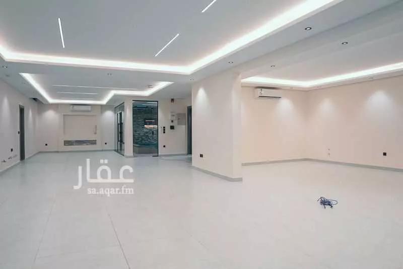 فيلا 4 غرف في الشراع 12