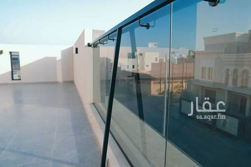 فيلا 4 غرف في الشراع 20