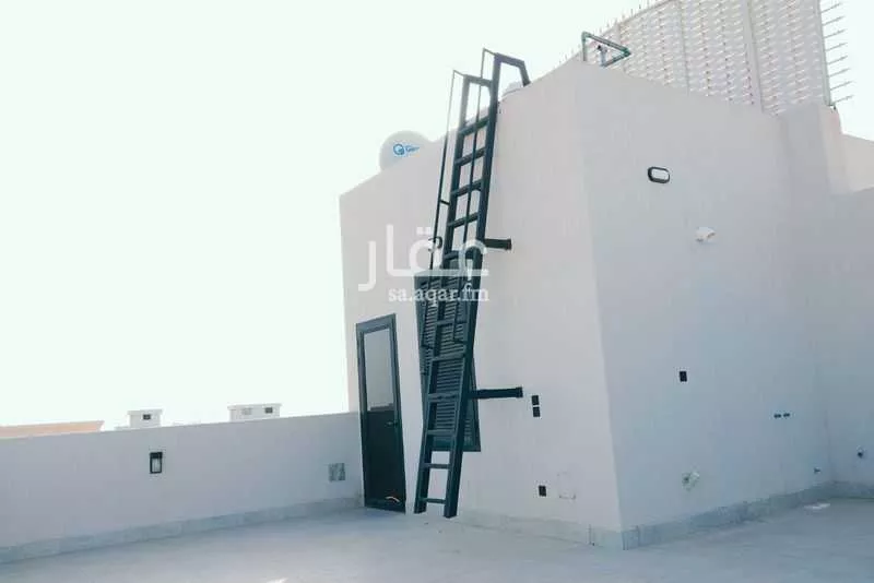 فيلا 4 غرف في الشراع 23