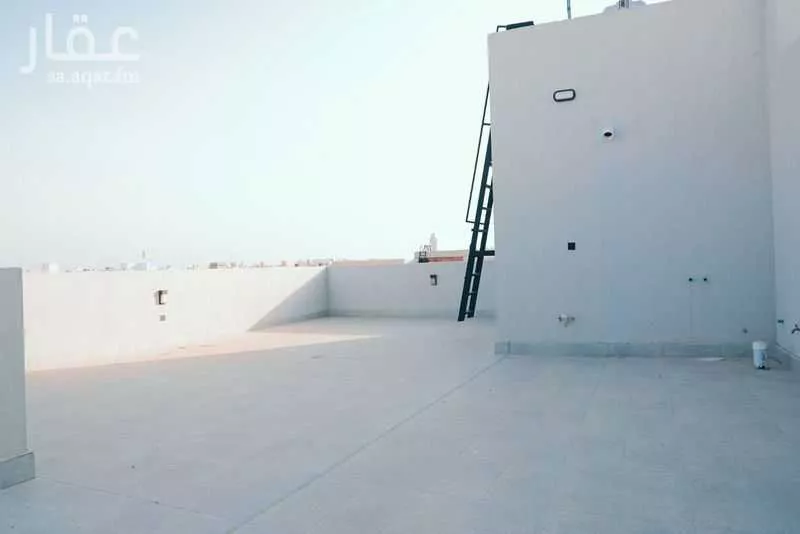 فيلا 4 غرف في الشراع 24