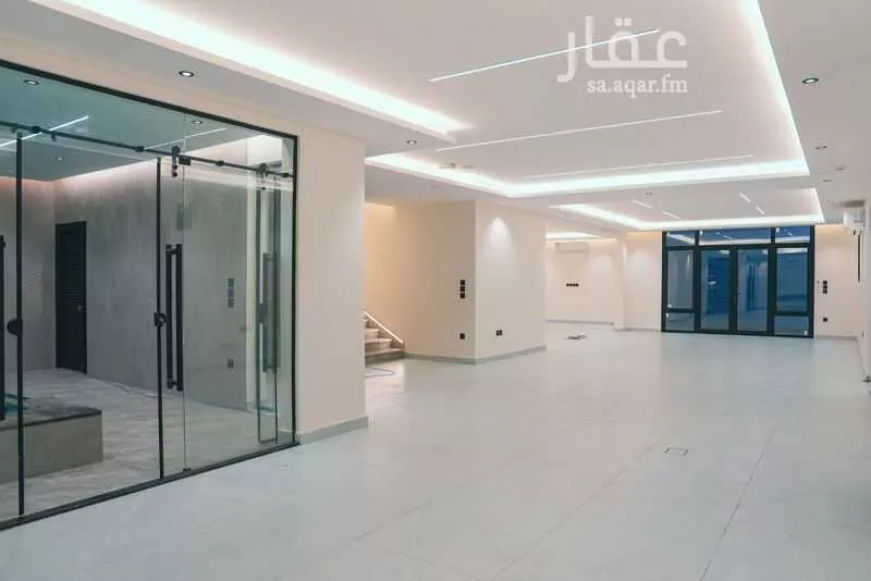 فيلا 4 غرف في الشراع 10