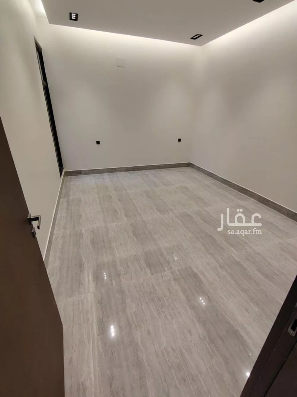 شقة 8 غرف في الرمال 2