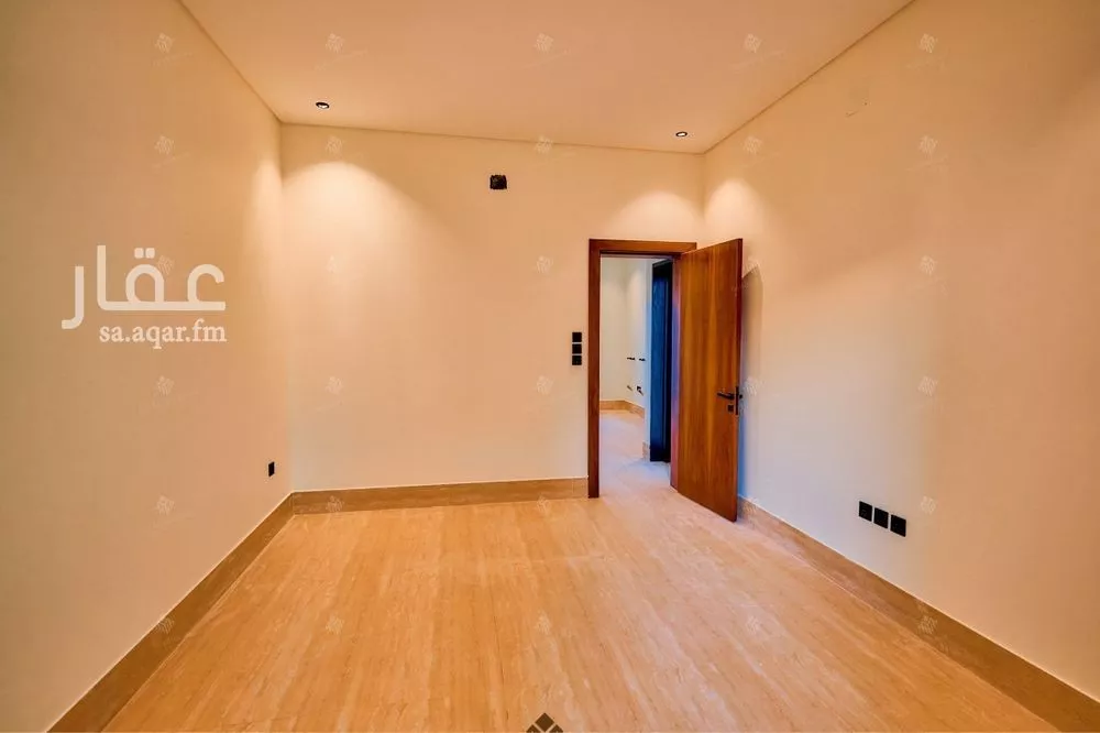 5 bedroom villa in Al Mahdiyyah 18