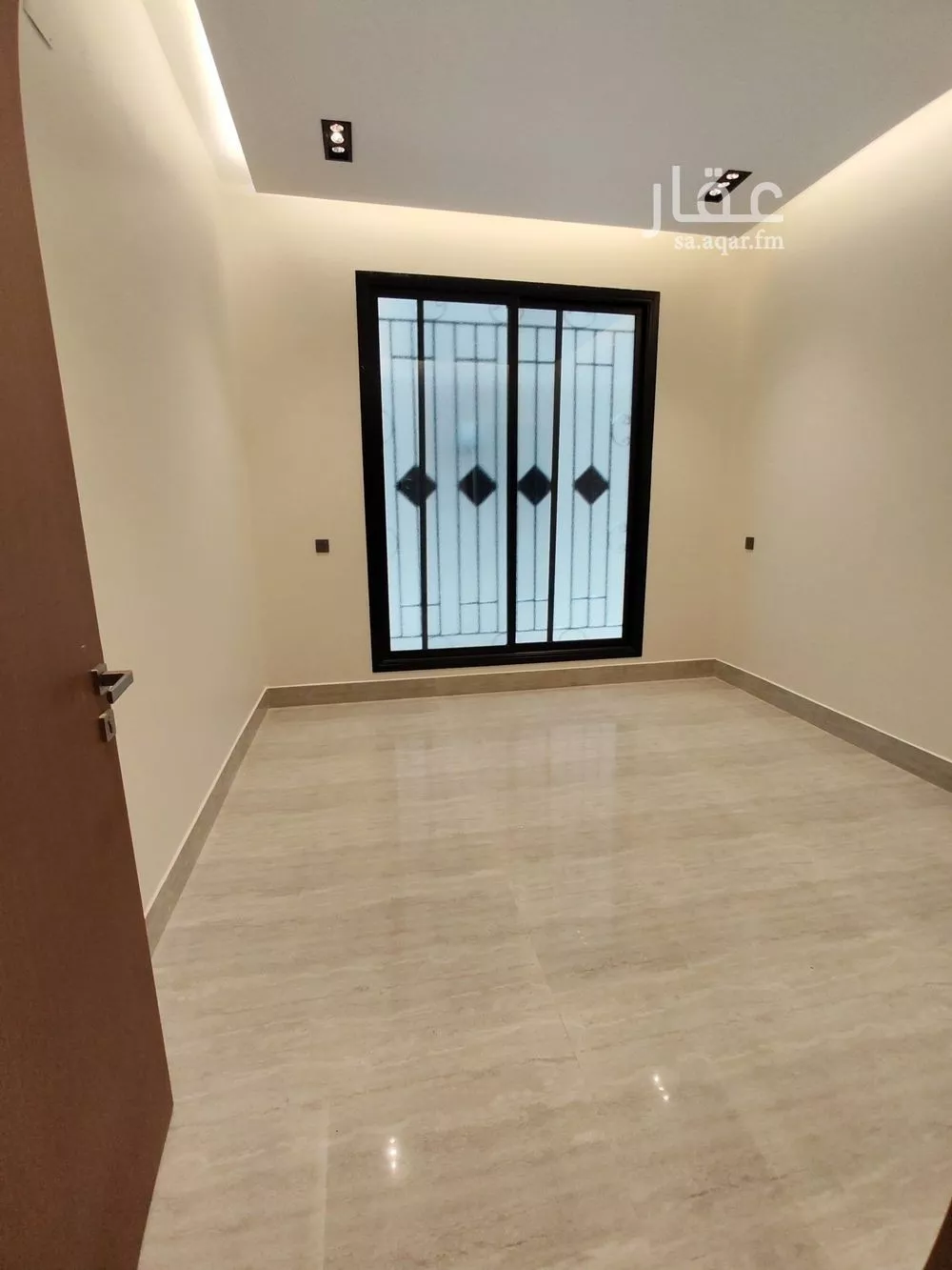 6 bedroom villa in Al Rimal 10