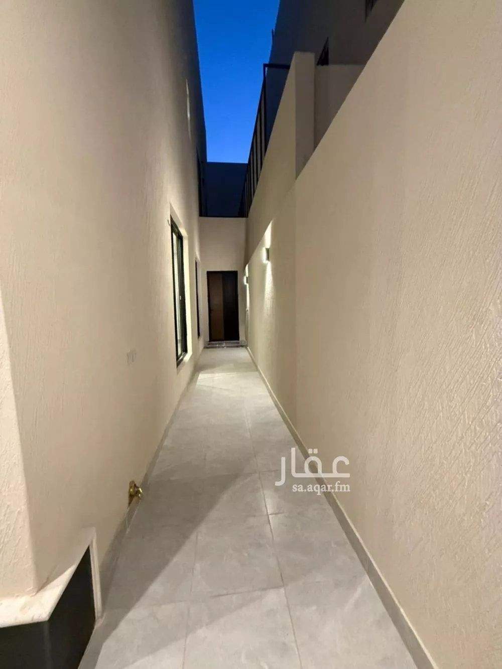 فيلا 4 غرف في العارض 2