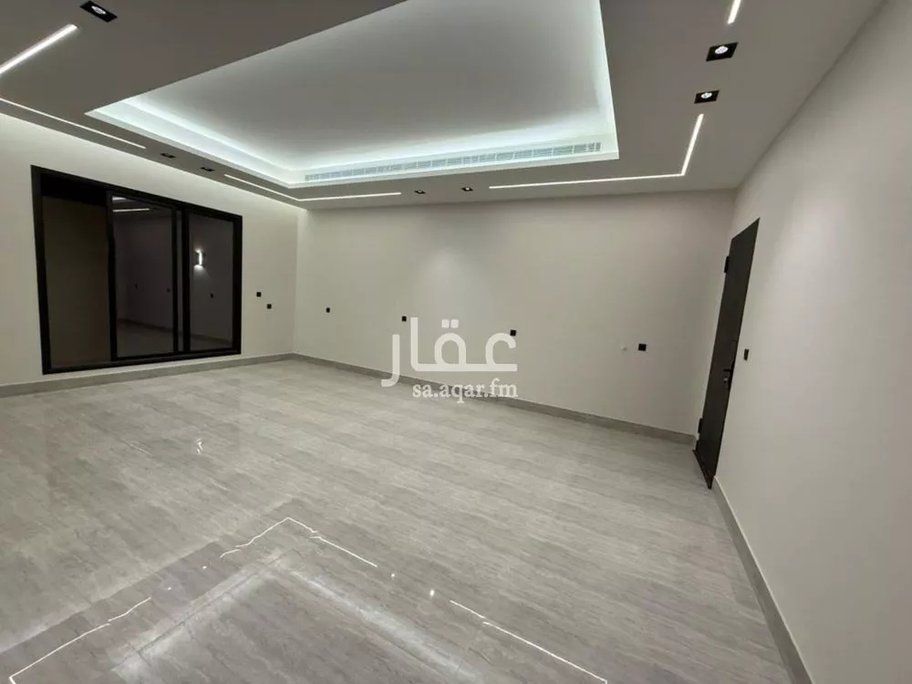 فيلا 4 غرف في العارض 11