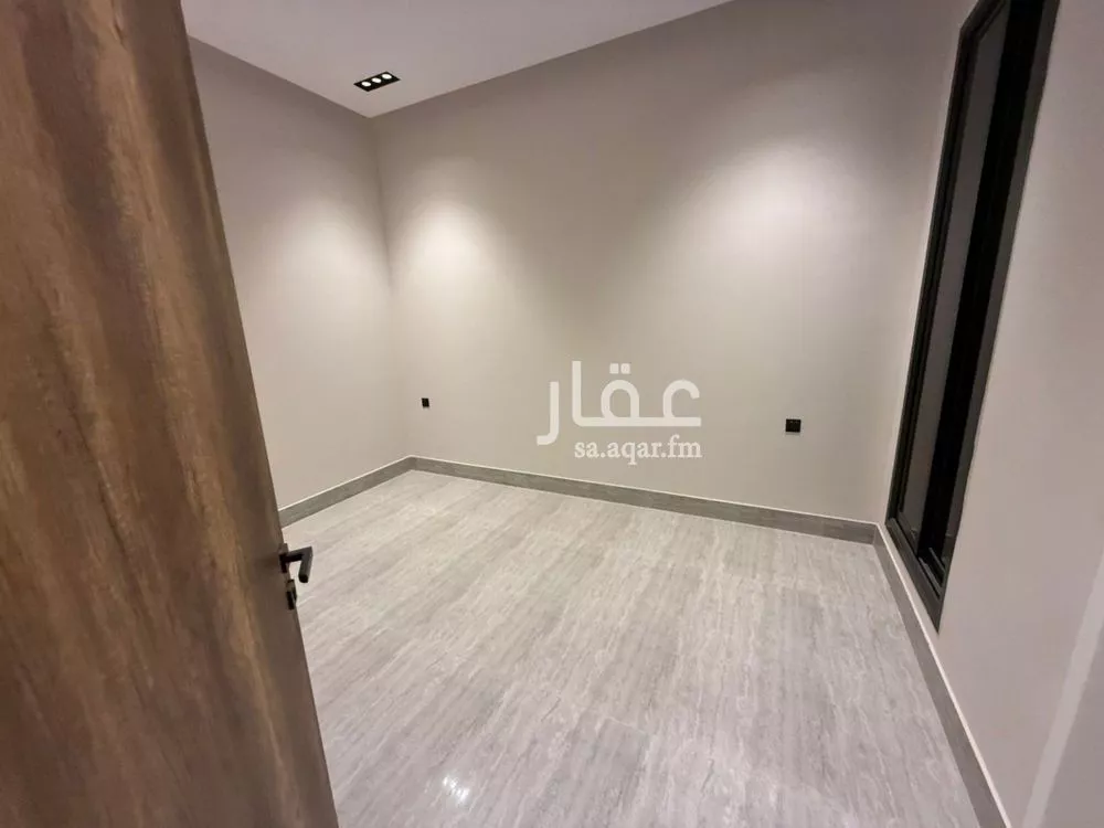 فيلا 4 غرف في العارض 20