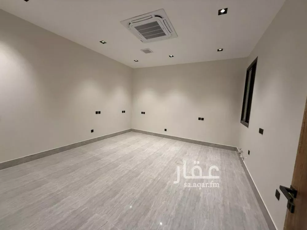 فيلا 4 غرف في العارض 6