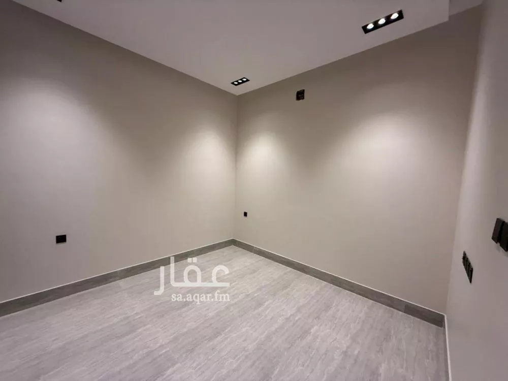 فيلا 4 غرف في العارض 10