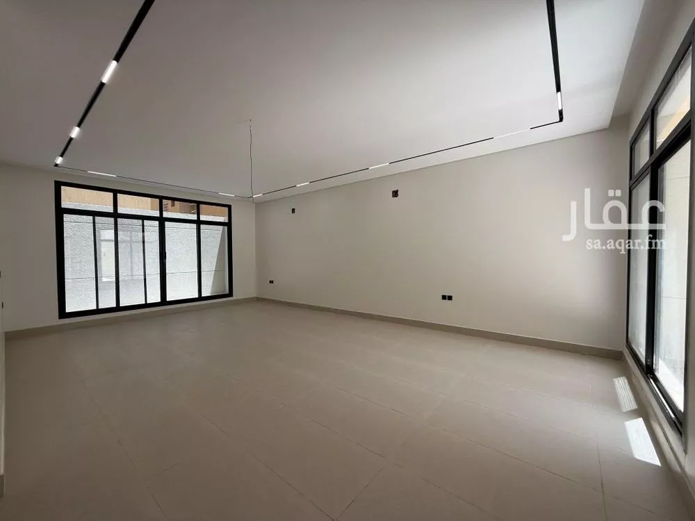 5 bedroom villa in Al Yarmouk 15