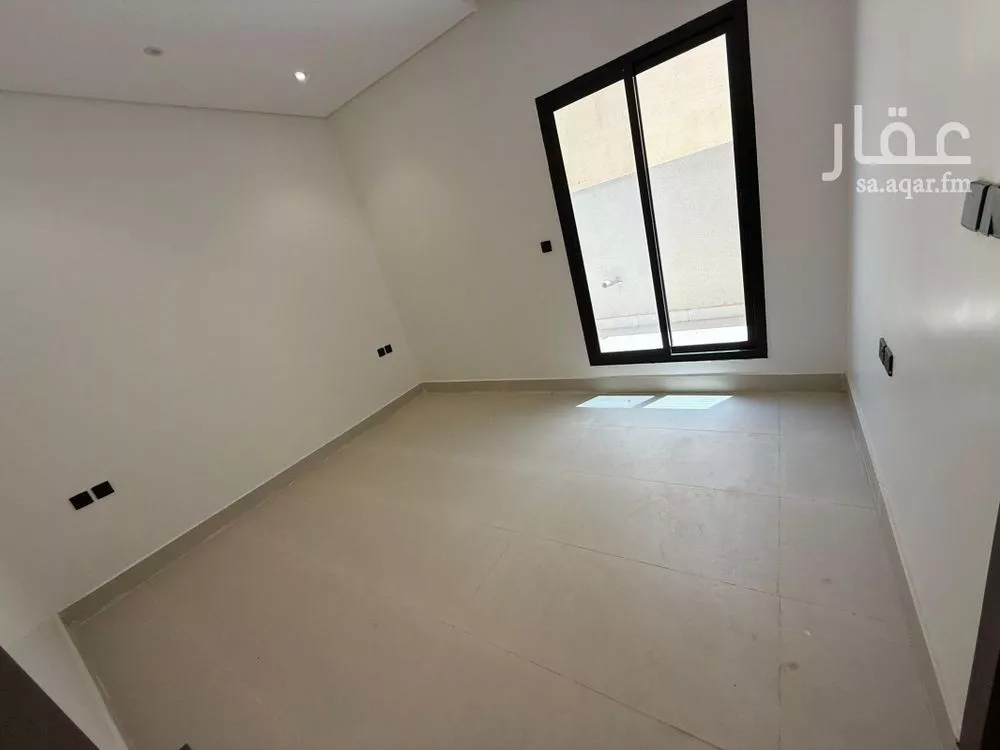 5 bedroom villa in Al Yarmouk 5