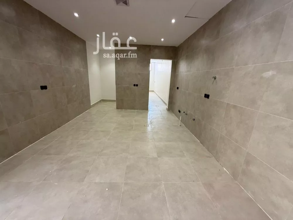5 bedroom villa in Al Yarmouk 7