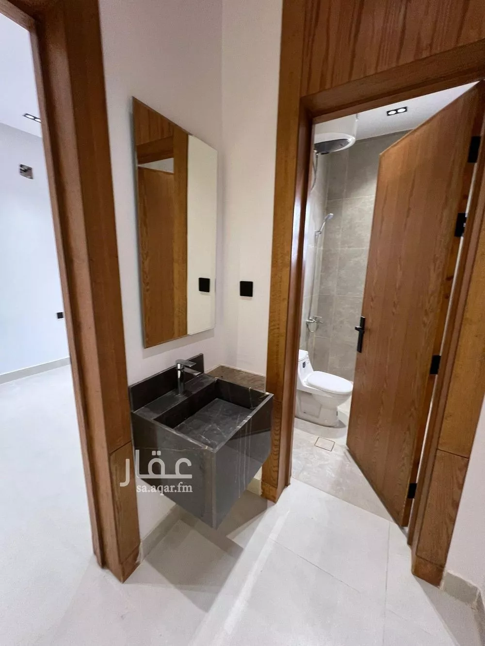 8 bedroom villa in Al Janadriyah 6