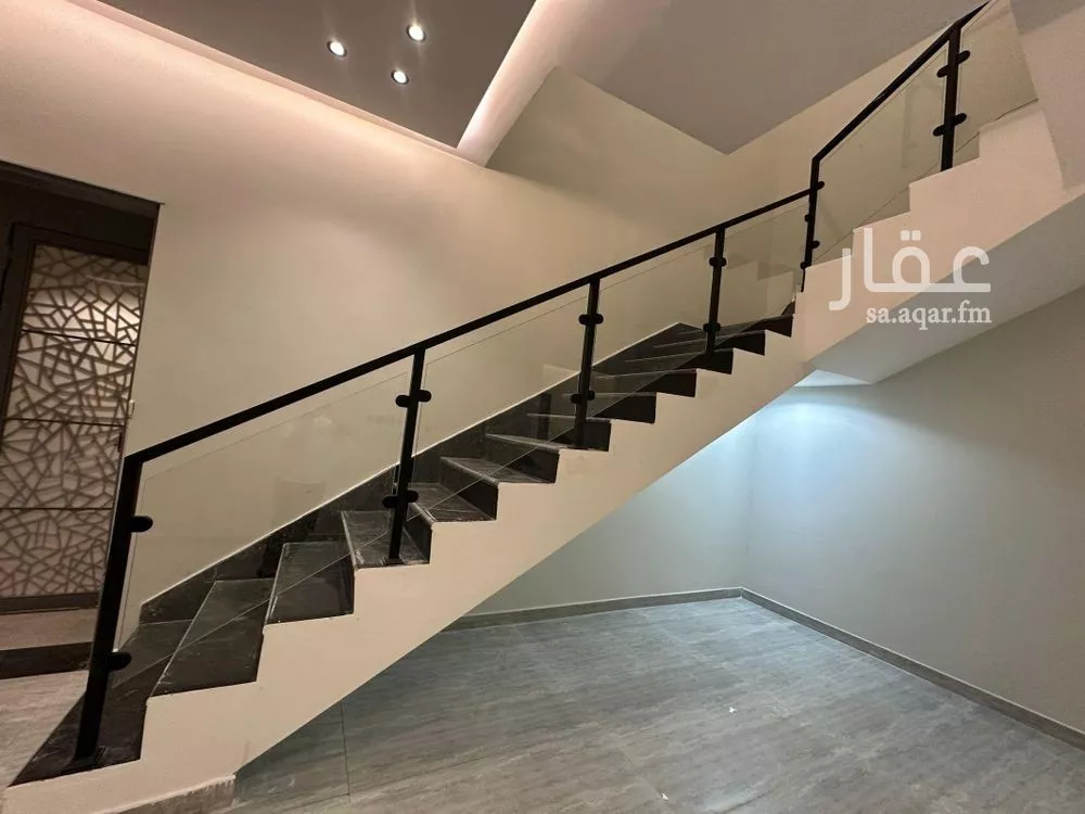 فيلا 7 غرف في بدر 6