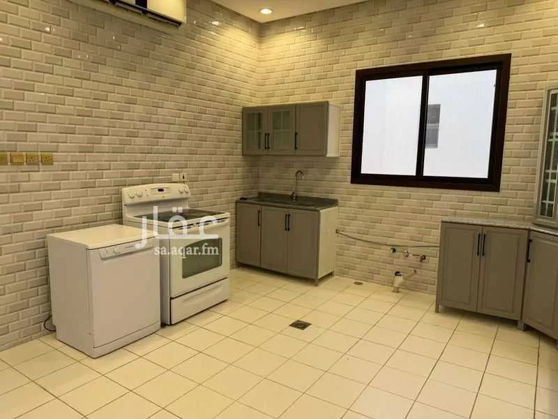 دور 4 غرف في العارض 2