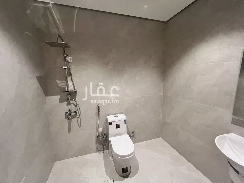 فيلا 4 غرف في الجنادرية 11