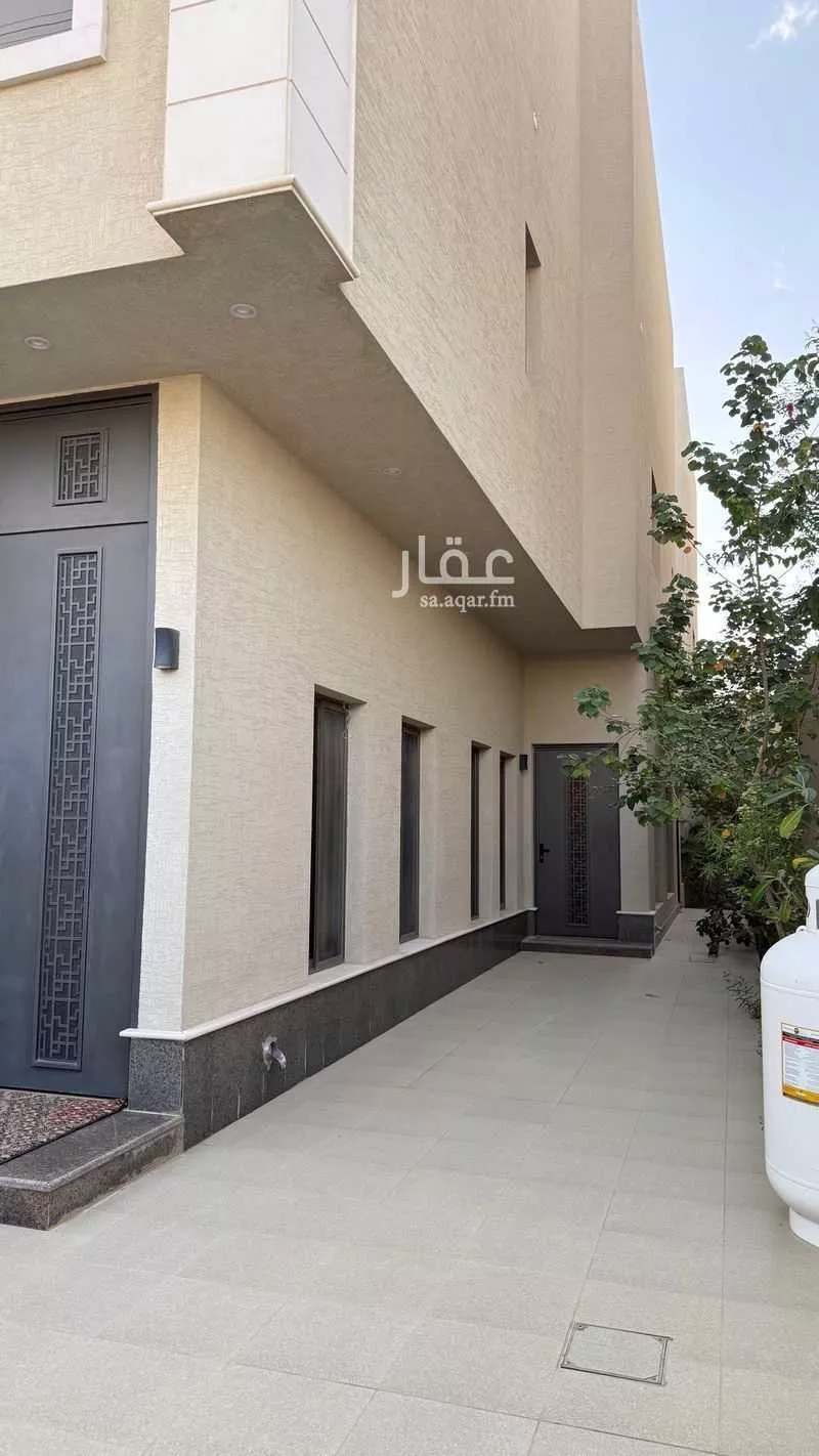 فيلا 6 غرف في الملقا 2