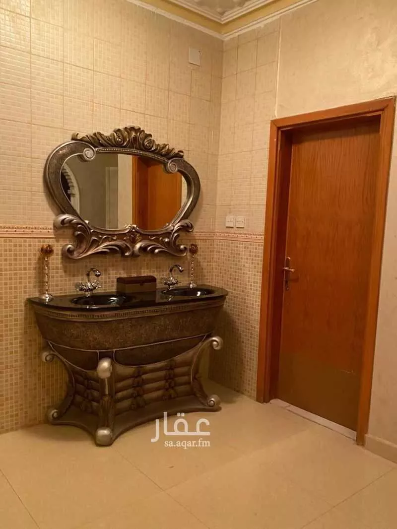9 bedroom villa in Al Zahrah 2