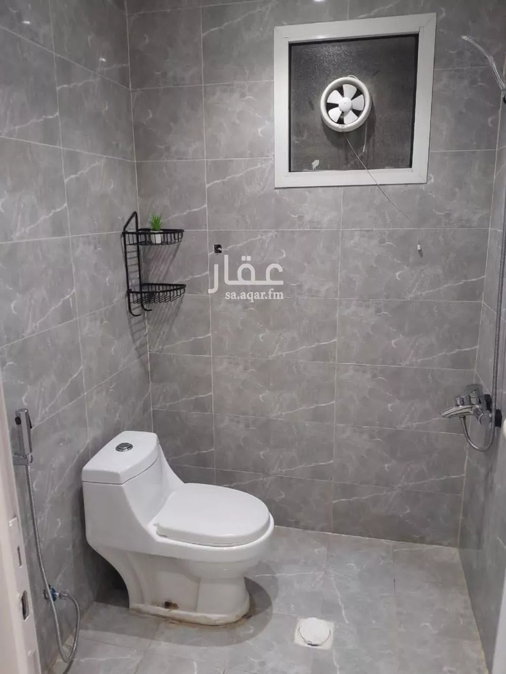 شقة 1 غرف في الملقا 6