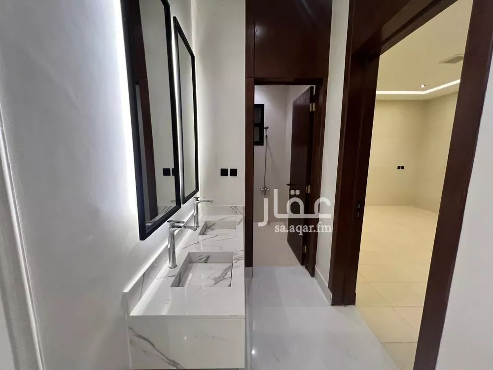 فيلا 5 غرف في الرمال 10