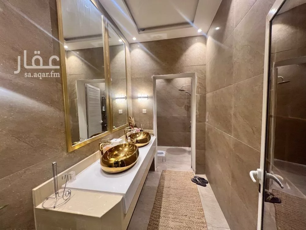 5 bedroom villa in Al Munsiyah 8