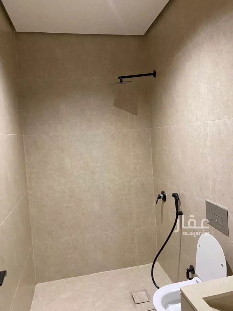 5 bedroom apartment in Al Khour 4