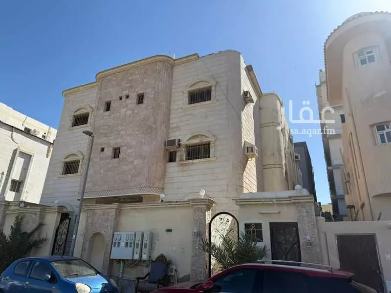 588 sqm building in Al Safa 3
