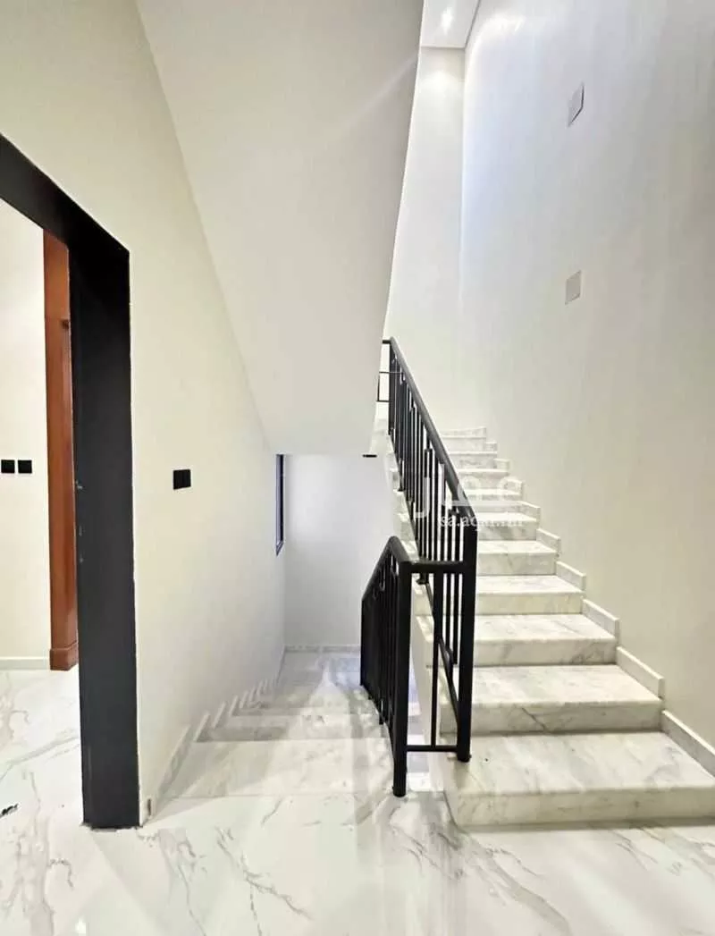 5 bedroom floor in Al Hazm 3