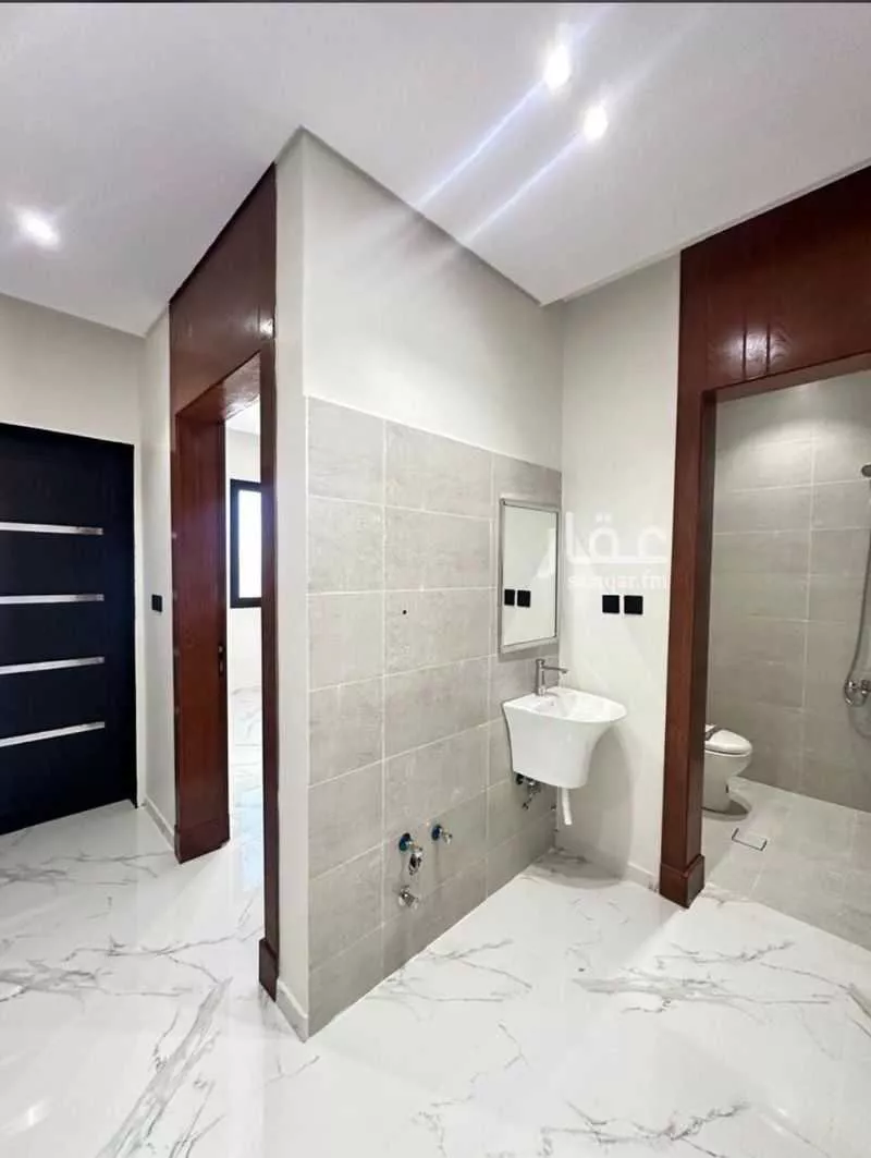 5 bedroom floor in Al Hazm 4