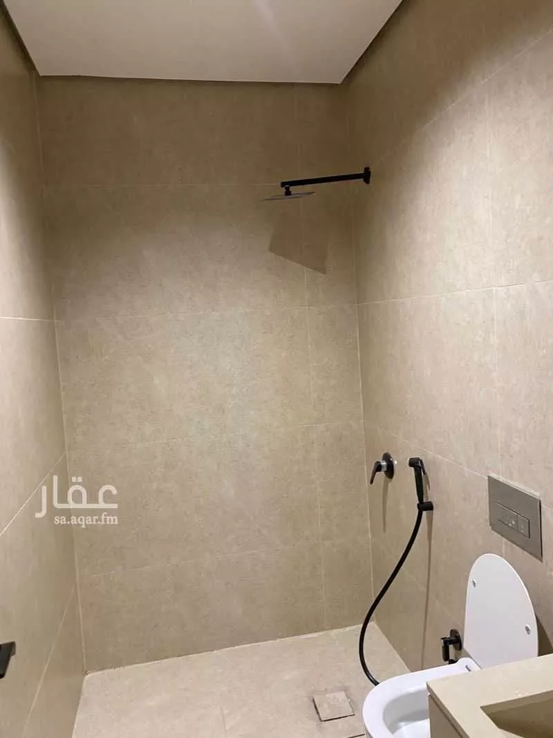 5 bedroom apartment in Al Khour 4