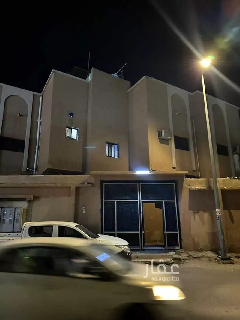 عمارة 703 م² في الشرائع 5