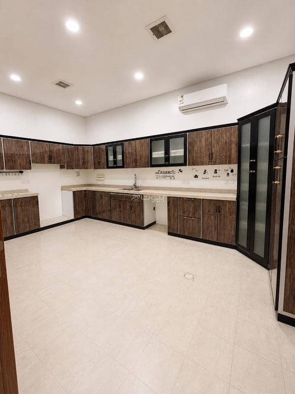 5 bedroom villa in Okaz, Riyadh 11