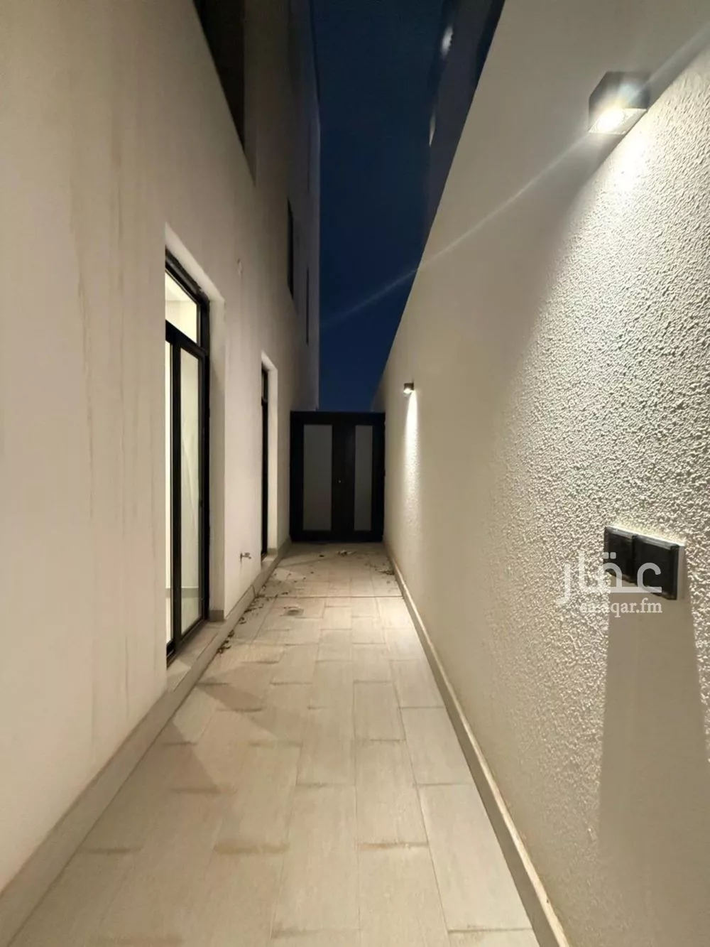 شقة 3 غرف في العقيق 21